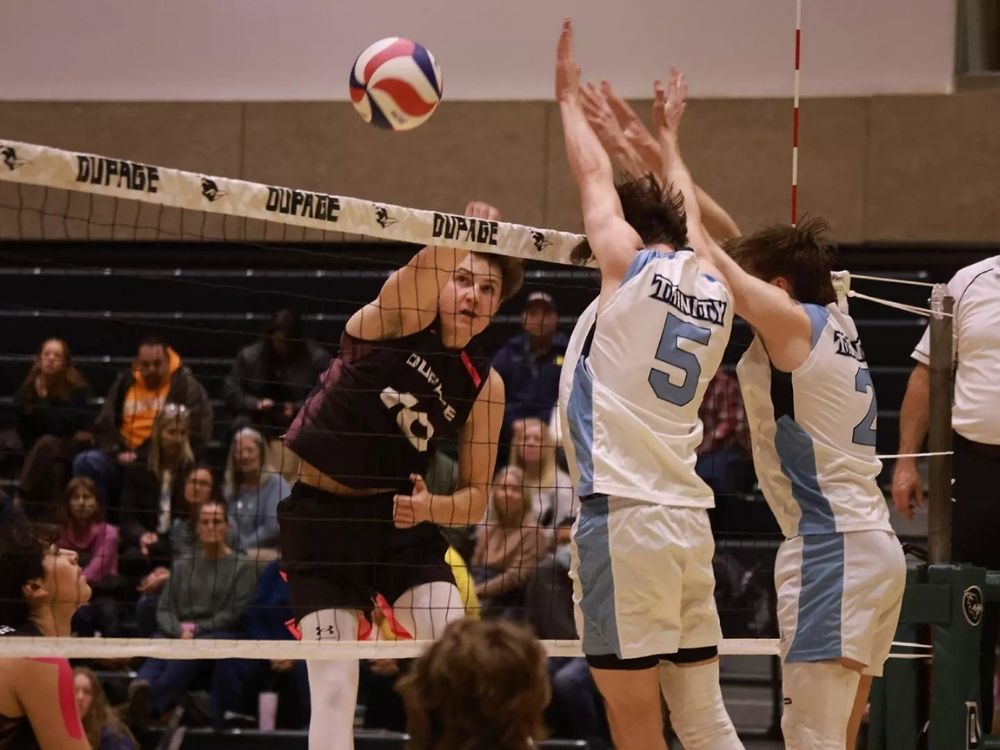 DGN graduate Adam
Janowiak is an outside
hitter for COD.