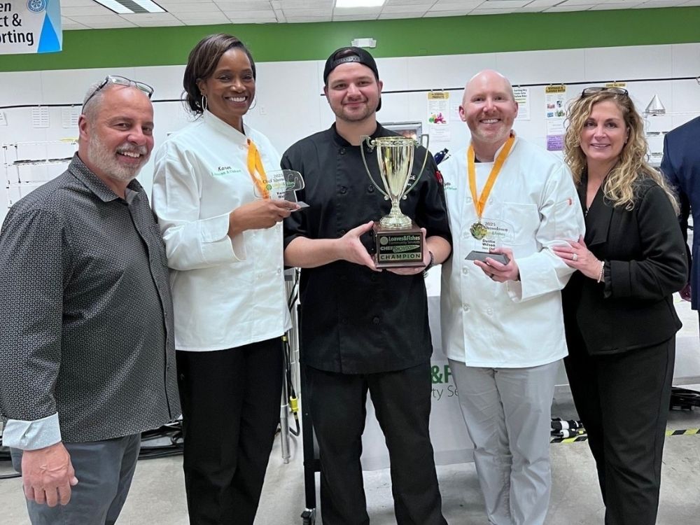 Winners of Chef Showdown 2025: Garry Smith, General Manager, VAI’s Naperville; Karen Wells, Participant Sous Chef, Make-A-Wish Foundation; Kyle Koller, Participant Head Chef, Entourage Naperville; Dustin Wilson, Participant Sous Chef, Wellness House; and Sandy Georganas, Guest and Partner, VAI’s and Entourage Hospitality Group 