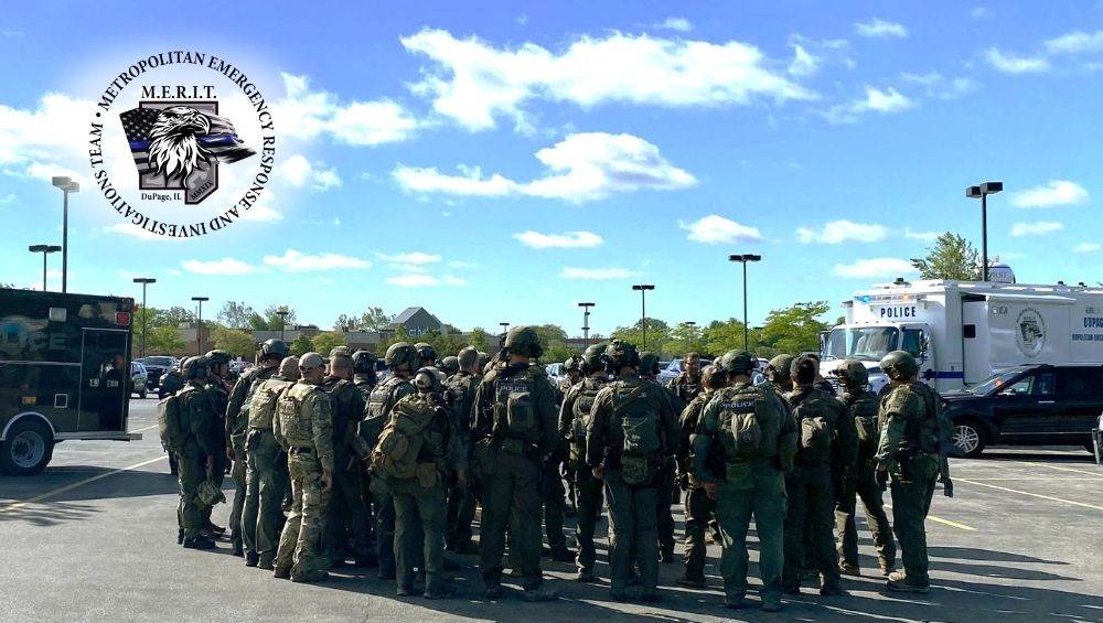 Members of MERIT’s
Metro SWAT team prepare for
a training exercise, prepare for high-risk
incidents throughout DuPage County.