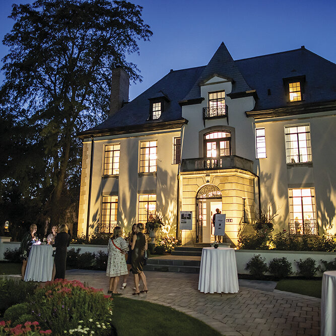 Château du Parc is located at 420 South Park Avenue in Hinsdale.