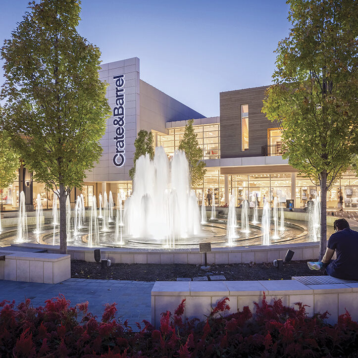 Oakbrook-Center-fountain-at-night