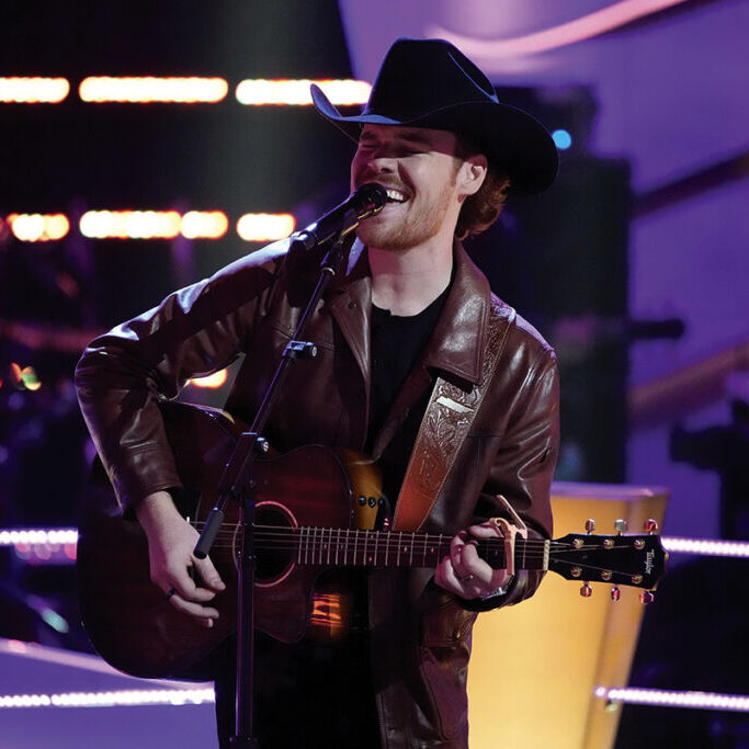 THE VOICE -- "The Battles Part 5" Episode 2611 -- Pictured: Tate Renner -- (Photo by: Casey Durkin/NBC)