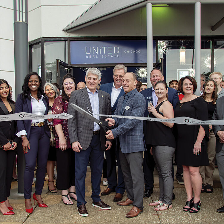 United Real Estate Chicago celebrated its grand opening in Oak Brook with a ribbon cutting ceremony. The Greater Oak Brook Chamber of Commerce and Oak Brook Village President, Larry Herman was in attendance among special guests.